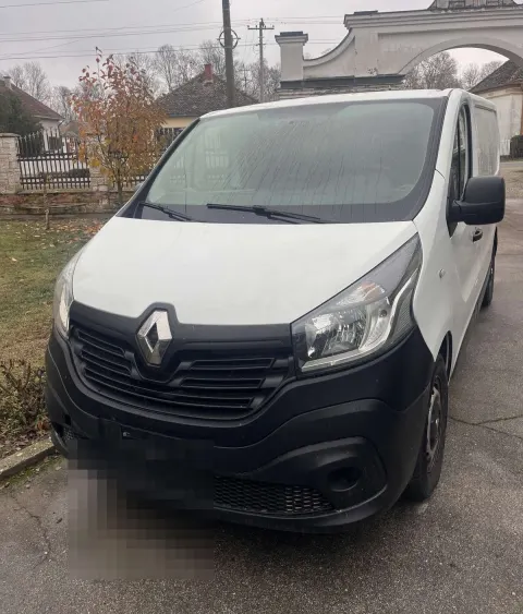 Ceo auto u delovima, beli Renault Traffic 1.6 dCi 7