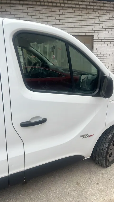 Prednja vrata, bela Renault Traffic 1.6 dCi