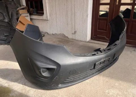 Prednji branik Renault Traffic 1.6 dCi